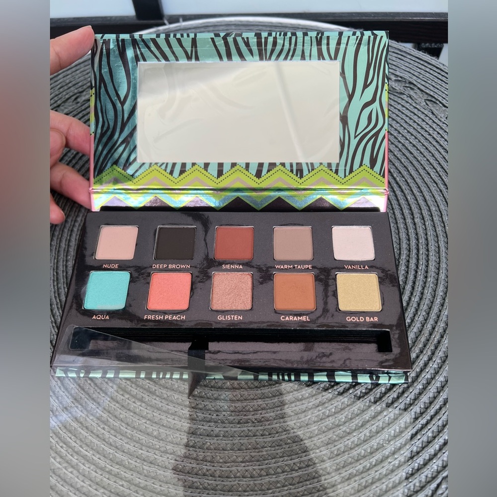 Anastasia Beverly Hills Maya Mia Eyeshadow Palette Colorful Limited Edition